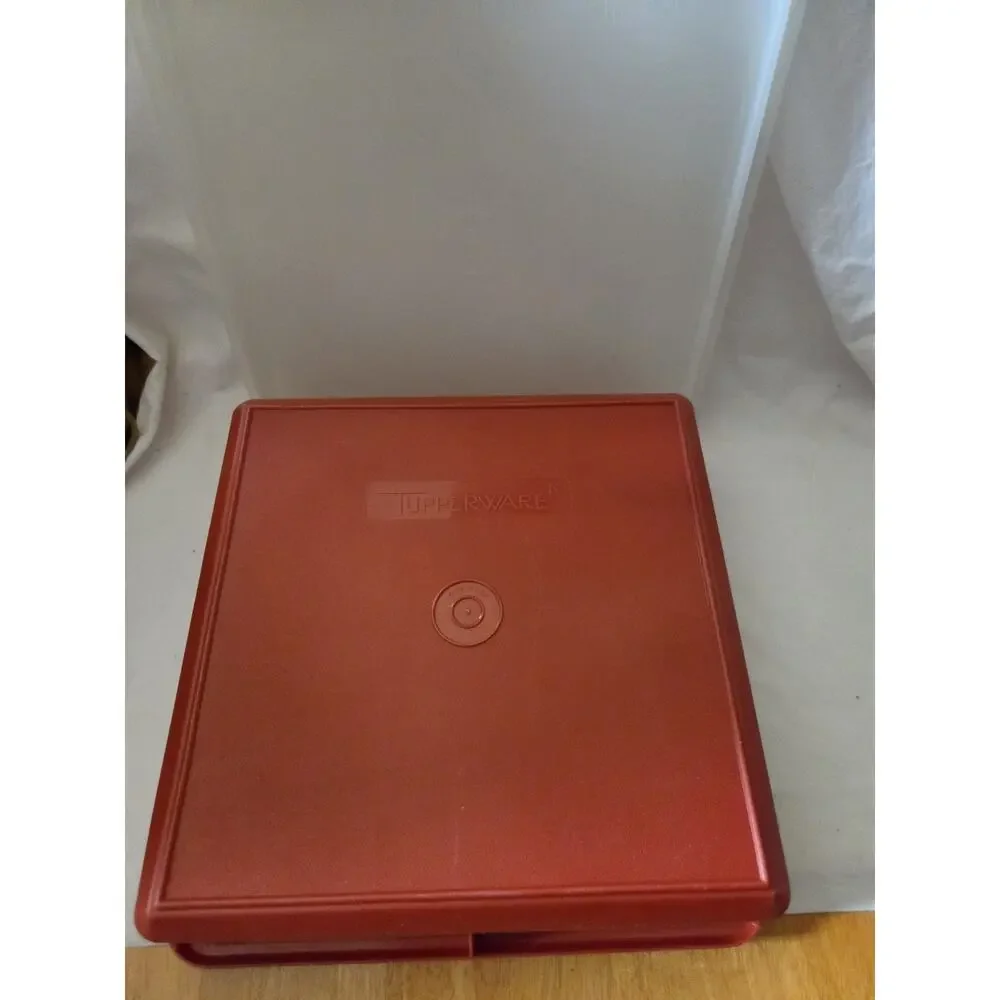 Vintage Tupperware #514-20 Square 9 x 9 x 3 Storage Container Paprika/Orange